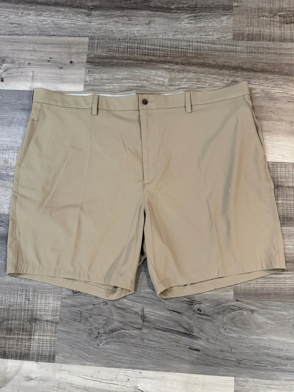 Men’s callaway golf shorts khaki 46b